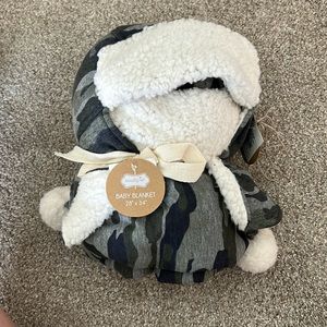 Mud pie baby blanket and hat camo